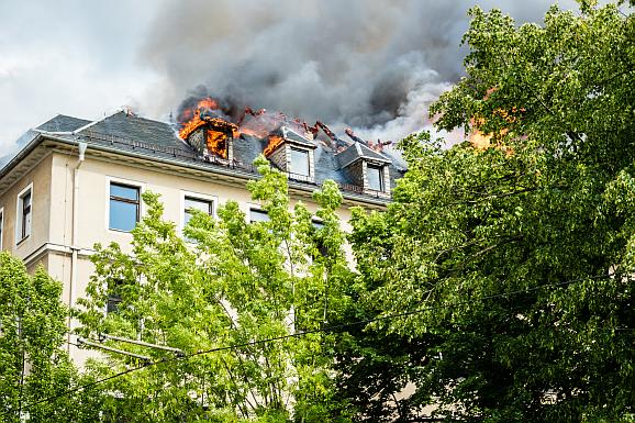 Die Mowitec Alarmsysteme warnen mit dem optionalen Rauchmelder bei Wohnungsbrand